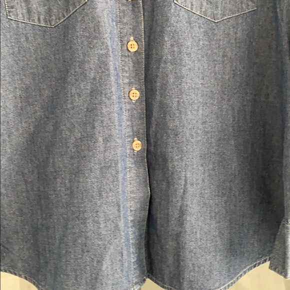 Classic denim Dockers button up shirt - Picture 5 of 6